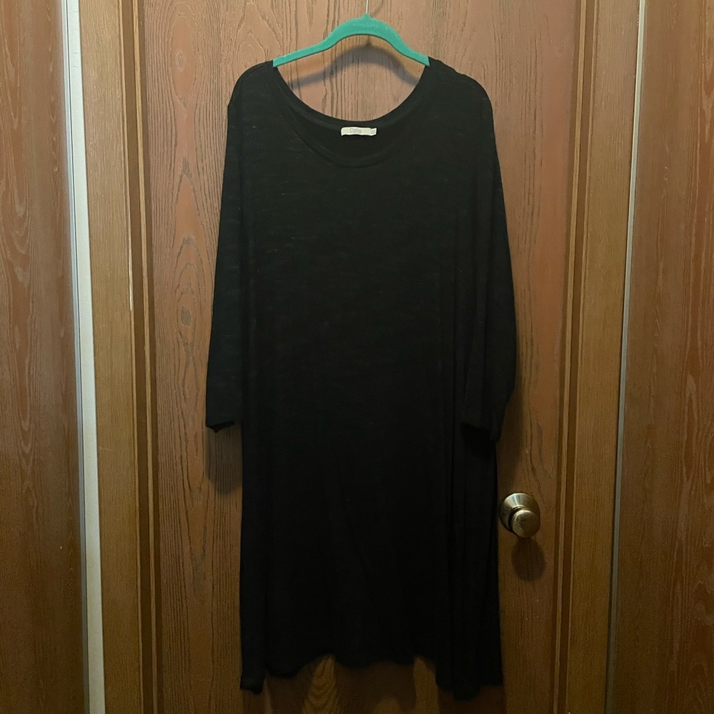 Gently used Dalia sz 3X Black Tunic Dress Shirt!!!